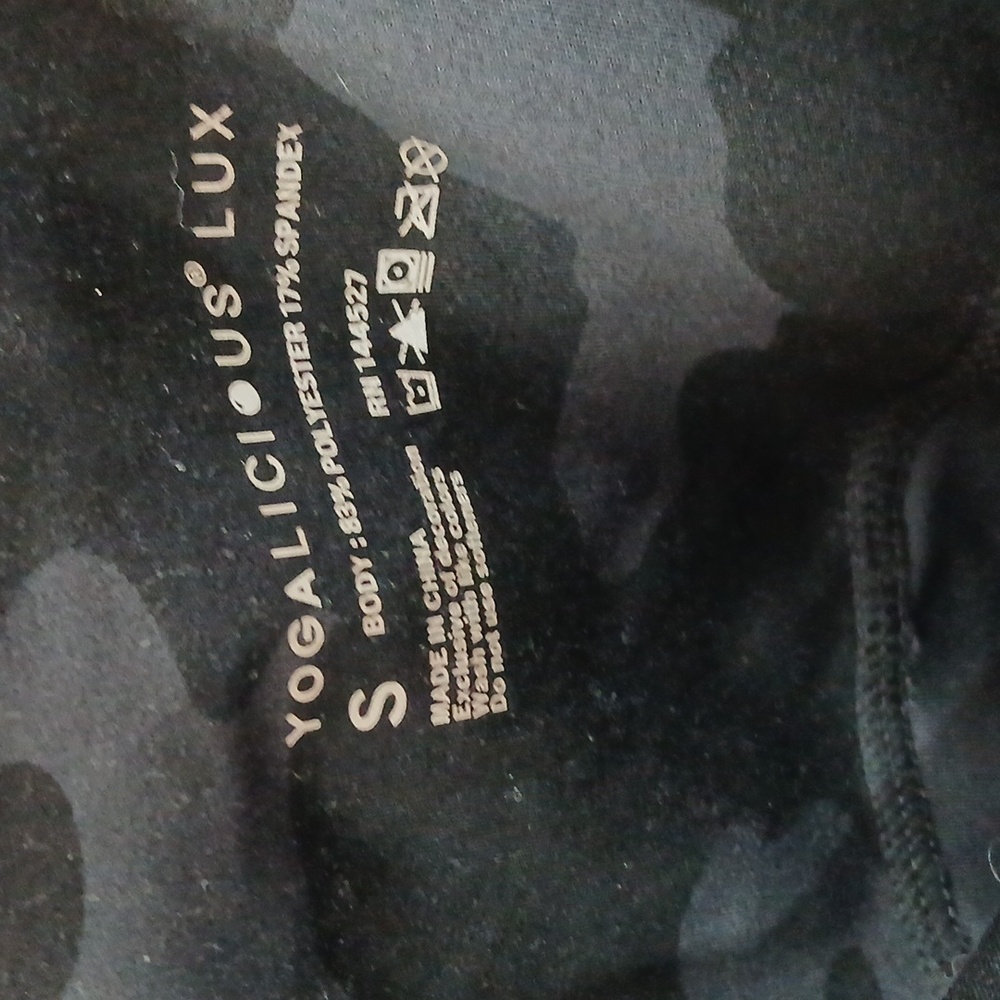Yogalicious Lux Black Camo Leggings Size Small - Picture 6 of 8